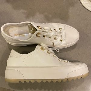 Michael Kors size 9 white fashion sneakers
